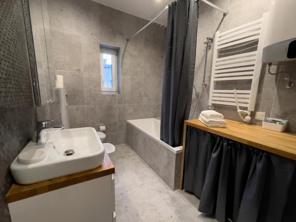 Urban Apartments Premium No 3, Free Private Parking, Self Check-In Хожув Екстер'єр фото
