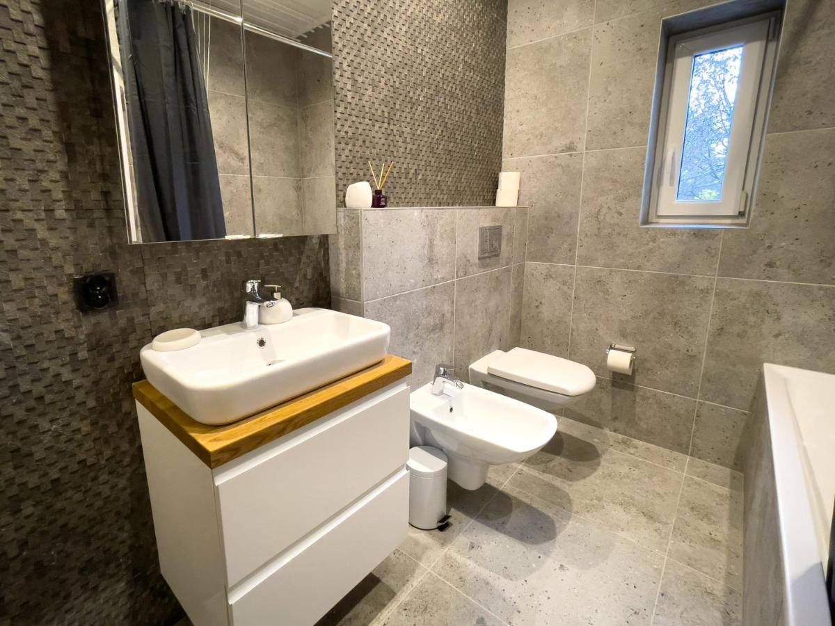 Urban Apartments Premium No 3, Free Private Parking, Self Check-In Хожув Екстер'єр фото